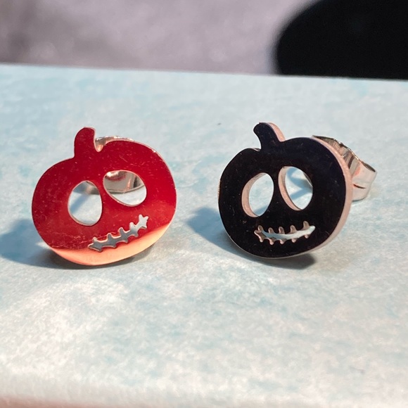 Stainless Steel Pumpkin Halloween Stud Earrings - Picture 2 of 3